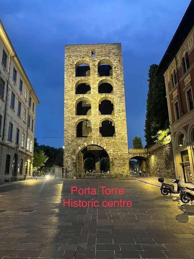 Portatorre Suite, A Charming Apartment In The Heart Of Como, Free Private Parking, Air Conditioning & More! إيطاليا