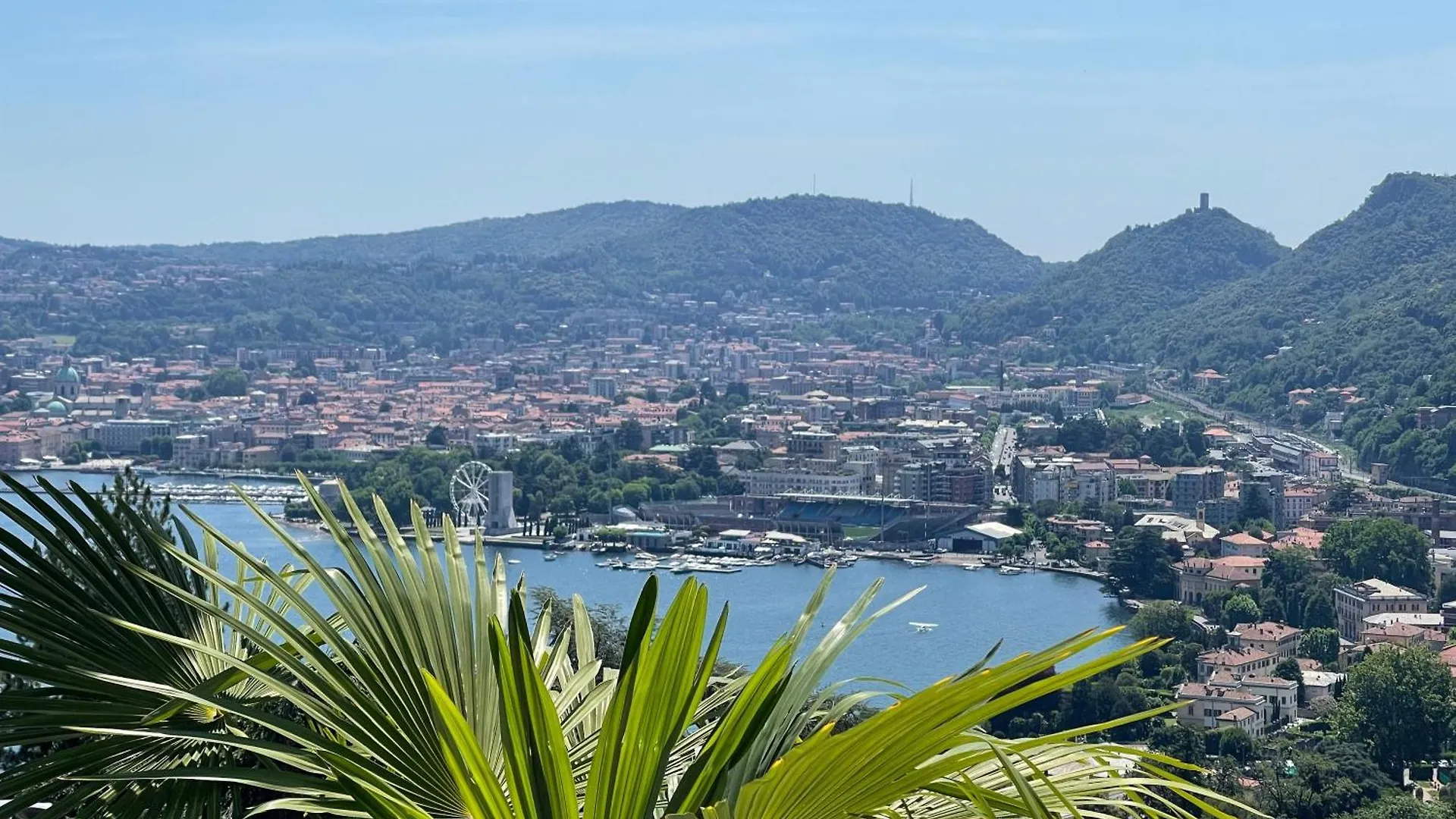 Portatorre Suite, A Charming Apartment In The Heart Of Como, Free Private Parking, Air Conditioning & More! 0*, Como Italien
