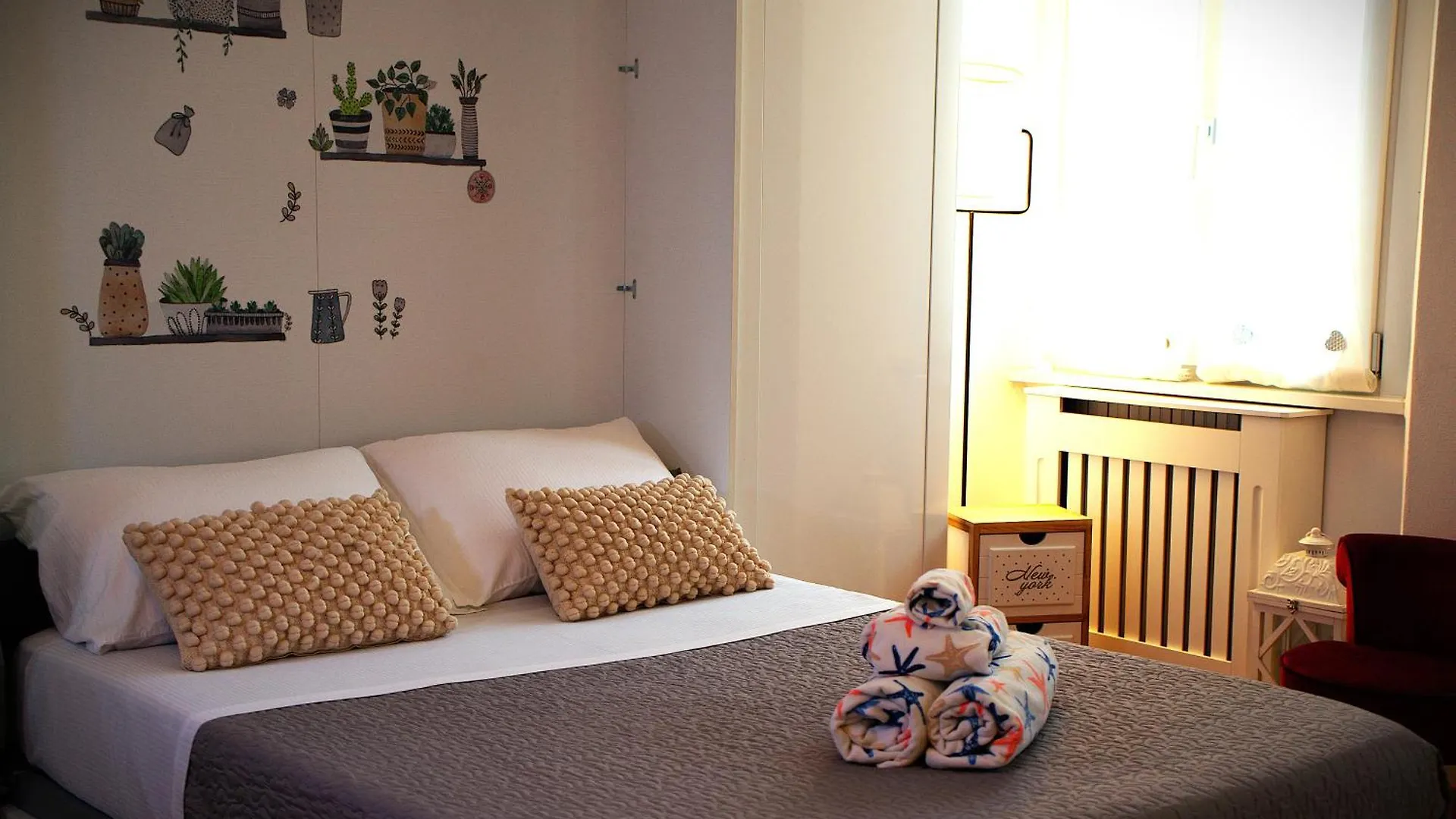 Portatorre Suite, A Charming Apartment In The Heart Of Como, Free Private Parking, Air Conditioning & More! Italien