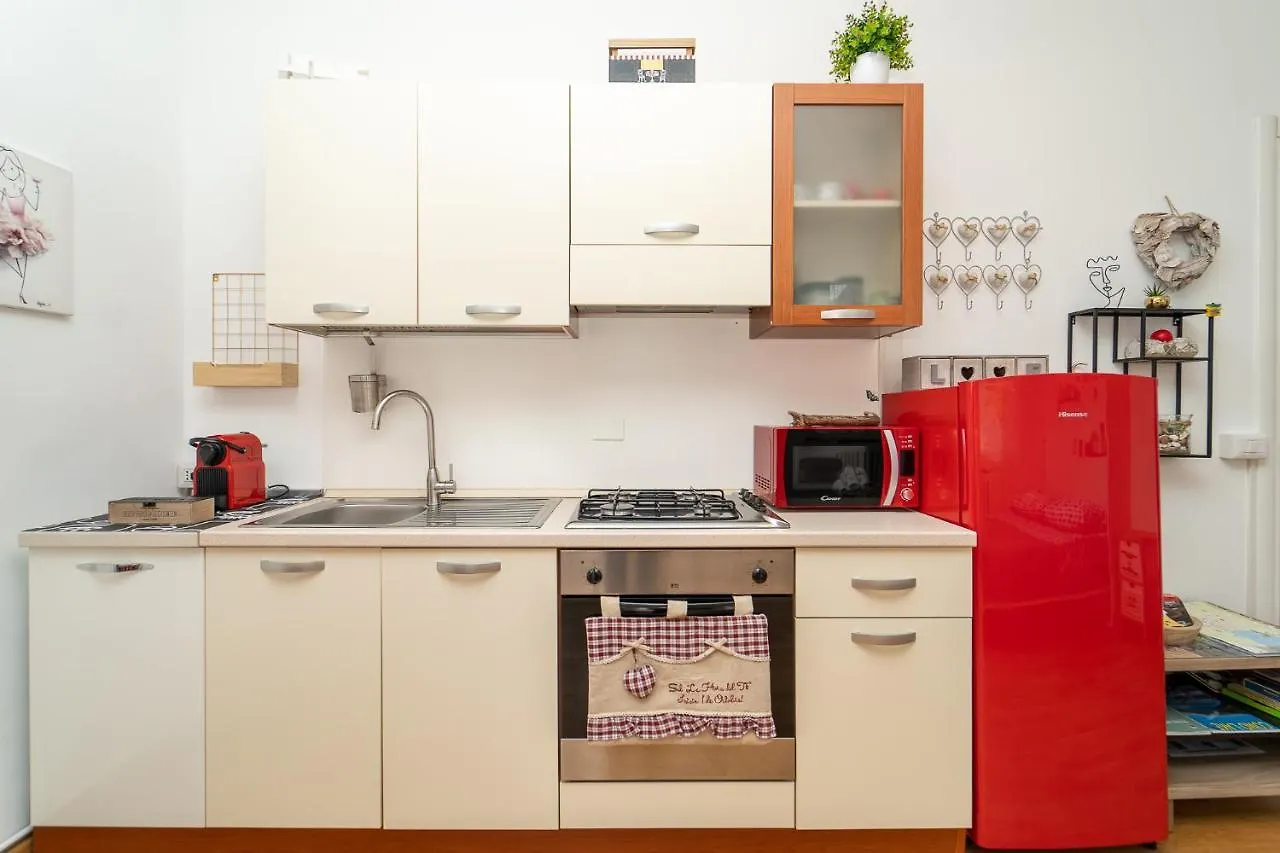 Portatorre Suite, A Charming Apartment In The Heart Of Como, Free Private Parking, Air Conditioning & More!