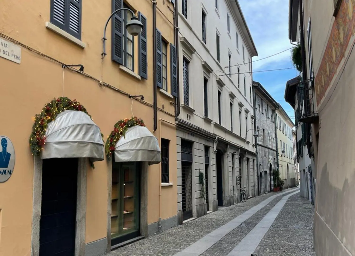 Portatorre Suite, A Charming Apartment In The Heart Of Como, Free Private Parking, Air Conditioning & More!