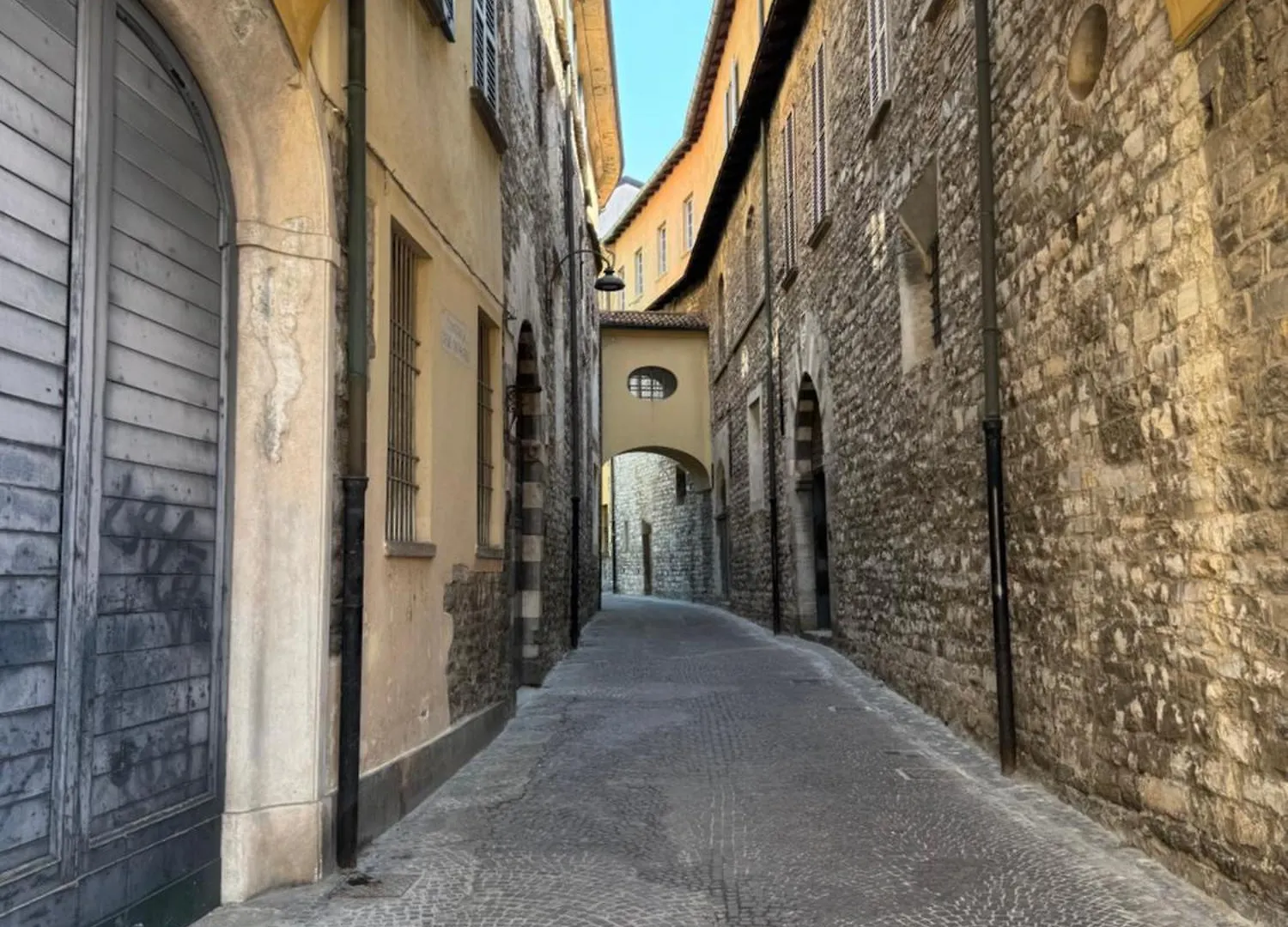 Portatorre Suite, A Charming Apartment In The Heart Of Como, Free Private Parking, Air Conditioning & More! Italie
